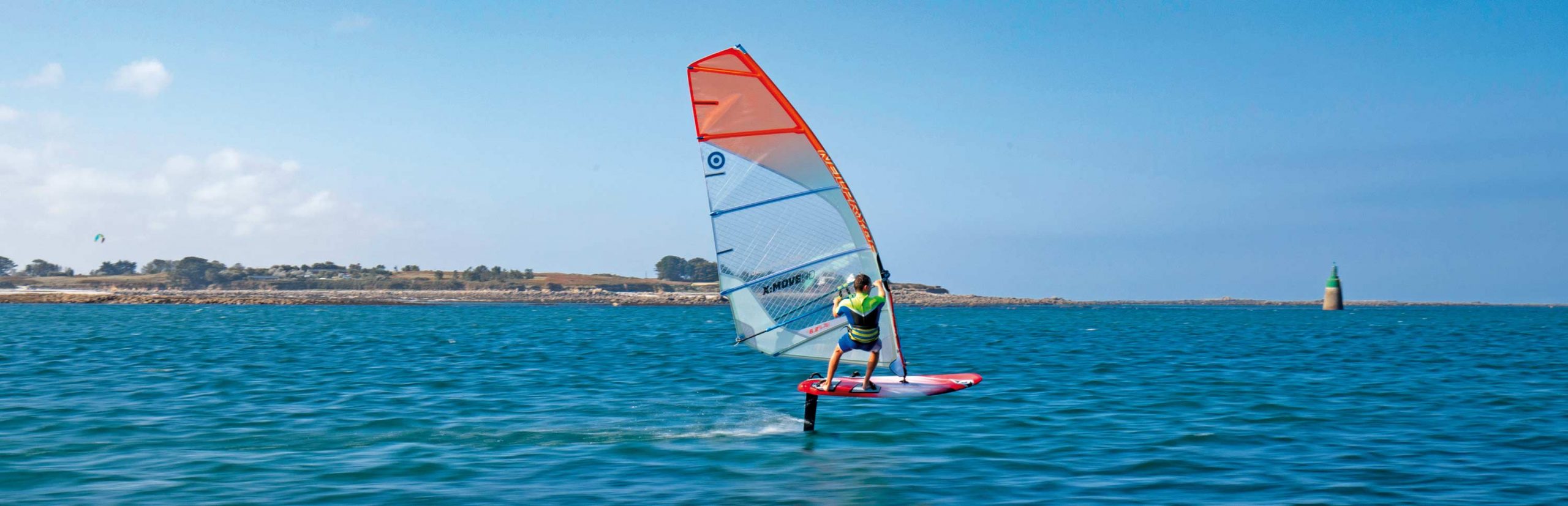 این تصویر دارای صفت خالی alt است؛ نام پروندهٔ آن BIC-Windsurf_Techno-Wind-Foil-130_7N4A9084_HR_1-scaled.jpg است